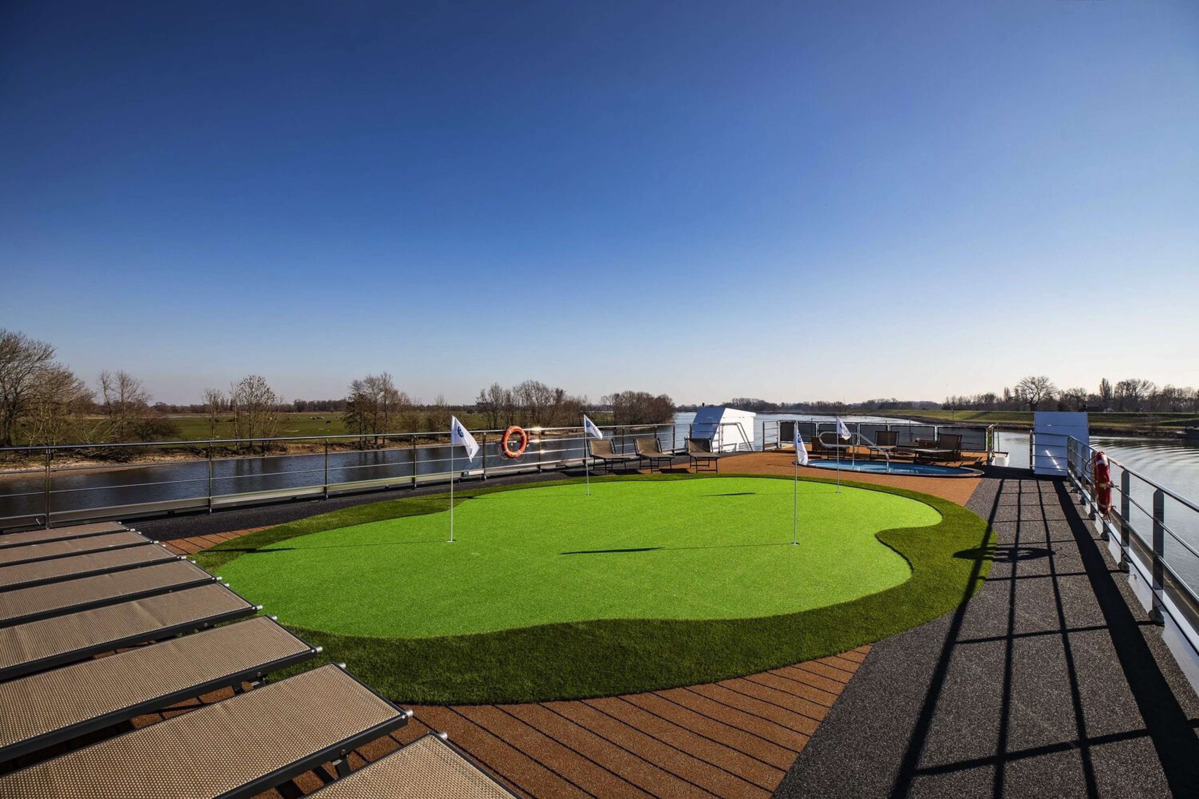 MS George Eliot - Sun Deck